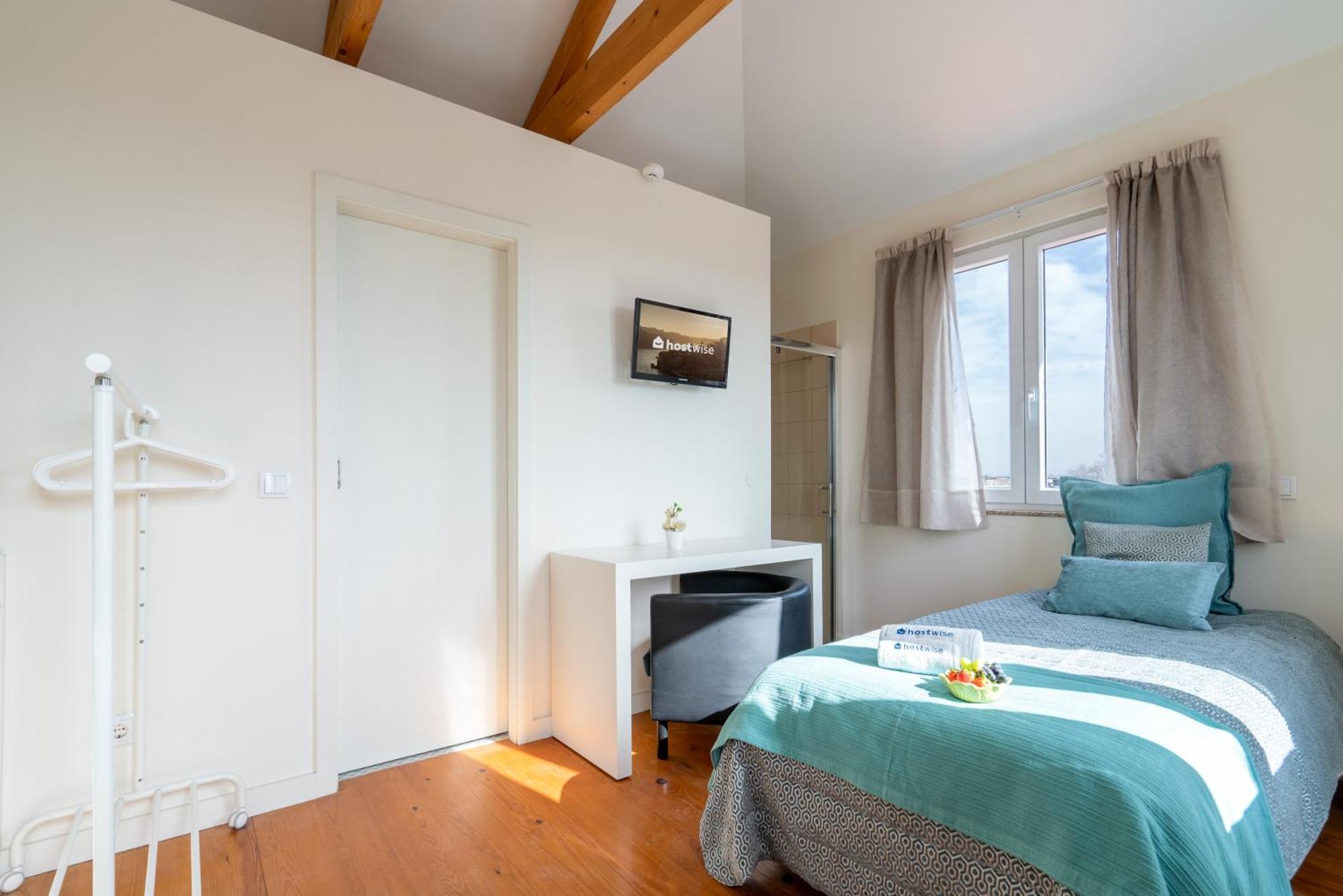 Host Wise - Sweet Bright Flats - City Center Porto Room photo